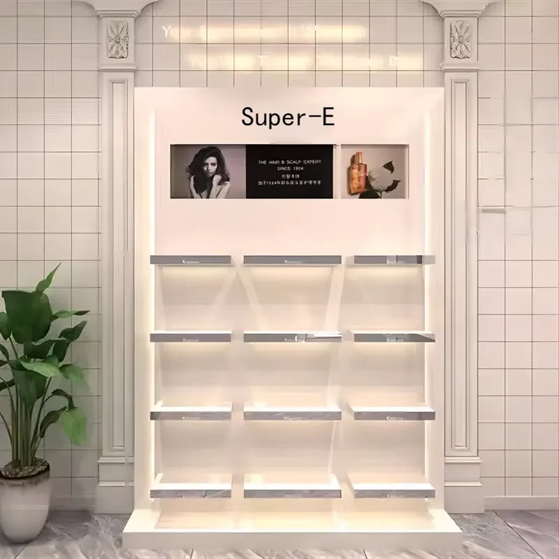رفوف عرض مستحضرات التجميل لمتا - مراجعة Interior Design Nail Salon وسعره