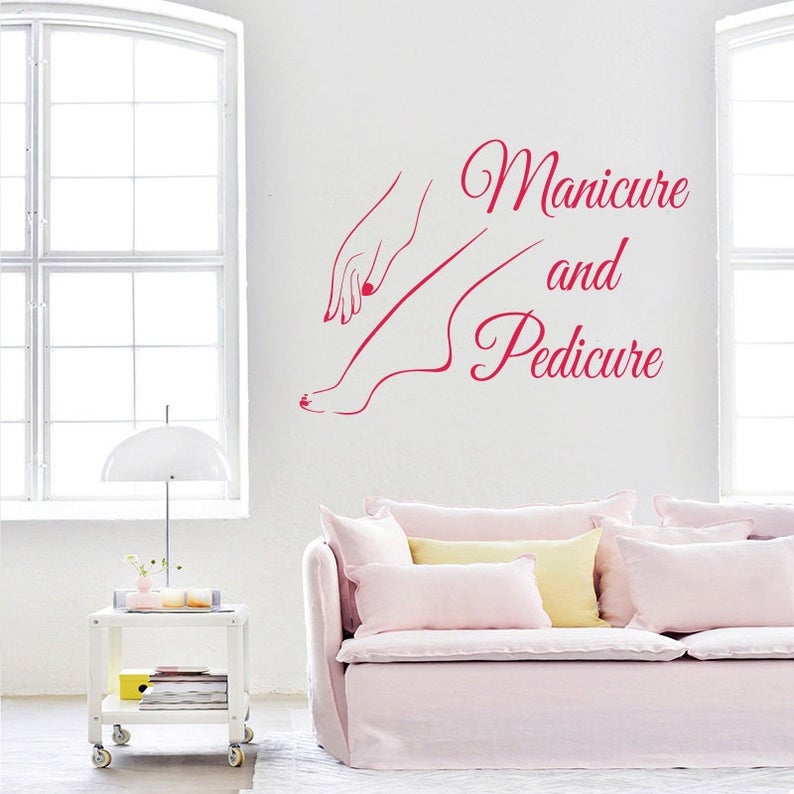 صالون تجميل مانيكير باديكير صا - مراجعة Interior Design Nail Salon وسعره